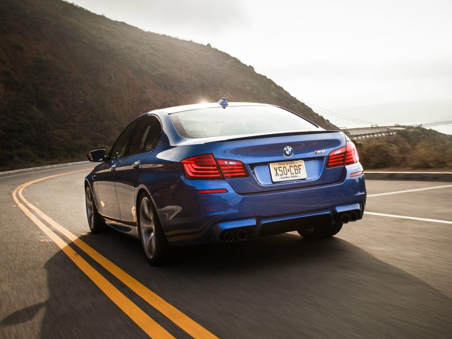  BMW M5 2011 года  (US) (фото 24 из 24)